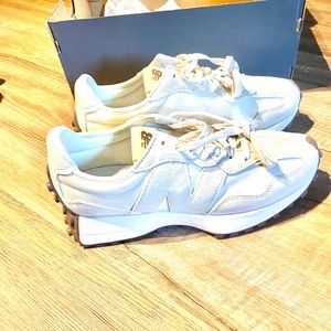 New in the box New Balance 327